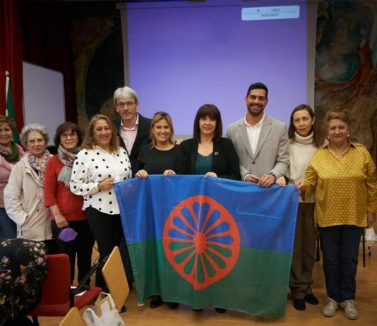 Presentación de los actos por el Día Internacional del Pueblo Gitano / Óscar Hinojo